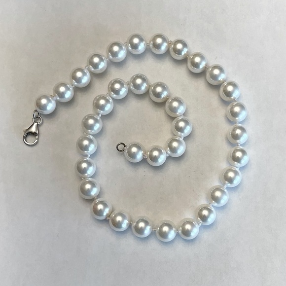 Vintage Faux Pearl Necklace - Picture 1 of 4